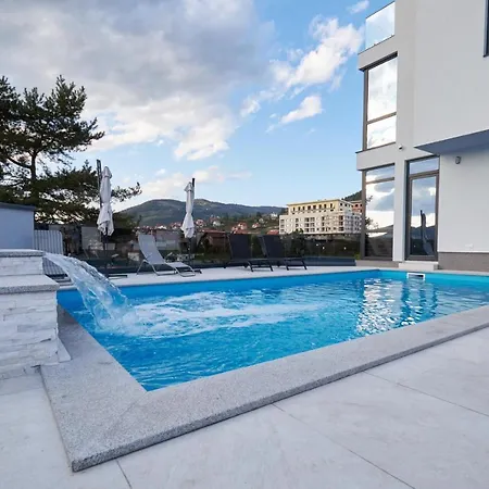Mensur,s Villa *